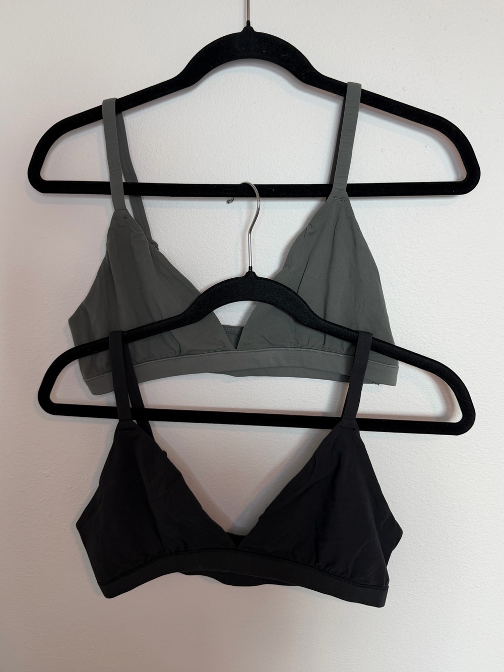 NWOT SKIMS Bundle (2) Fits Everybody Triangle Bralettes